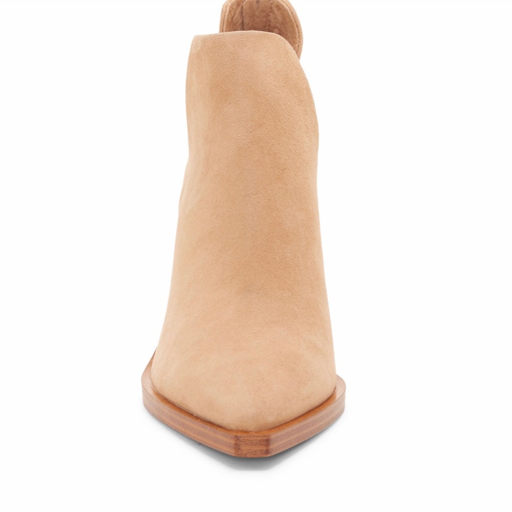 🍁 SOLD 🍁 NWT Vince Camuto Gigietta  Bootie 11🍁